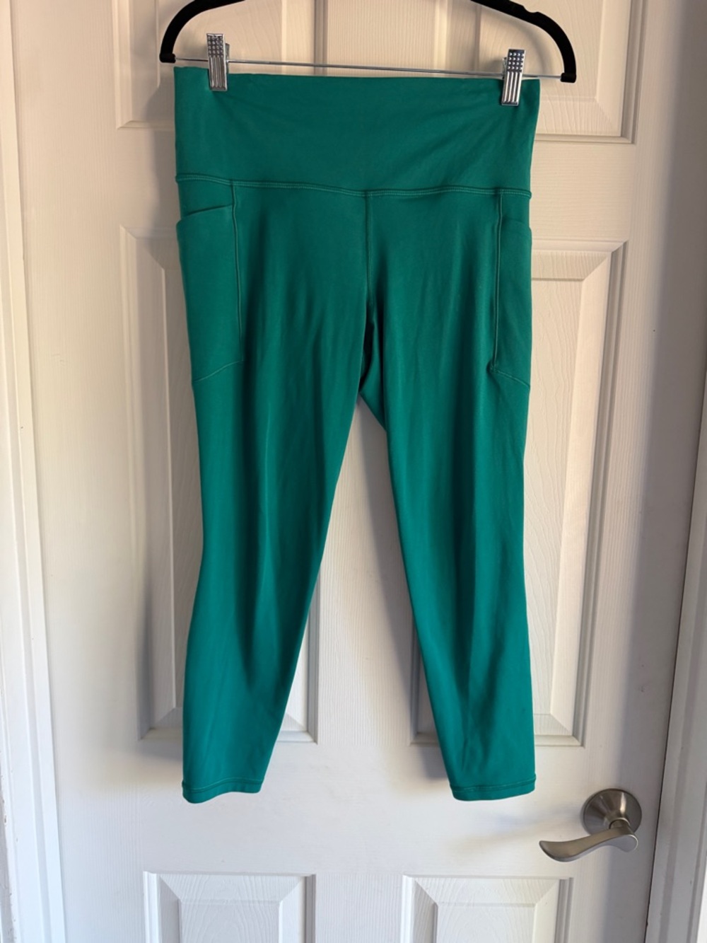 Athleta Salutation Teal High-Rise Capri Leggings